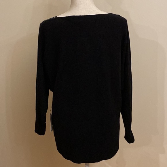 Beautiful Black Shiny Sweater With Dolman Sleeves and Shirttail Hem - Size M - Picture 2 of 5